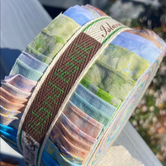 FABRIC ISLAND BATIK Strip-tease Bun FABRIC 40 pcs Honeysuckle NWT - Picture 6 of 9